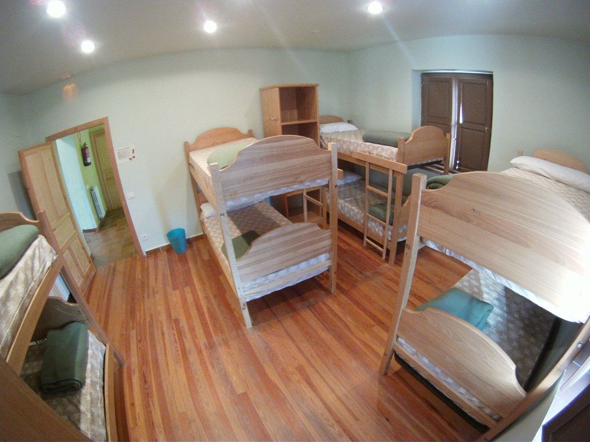 Albergue de Lumbreras ( la Rioja). Habitación de ocho plazas