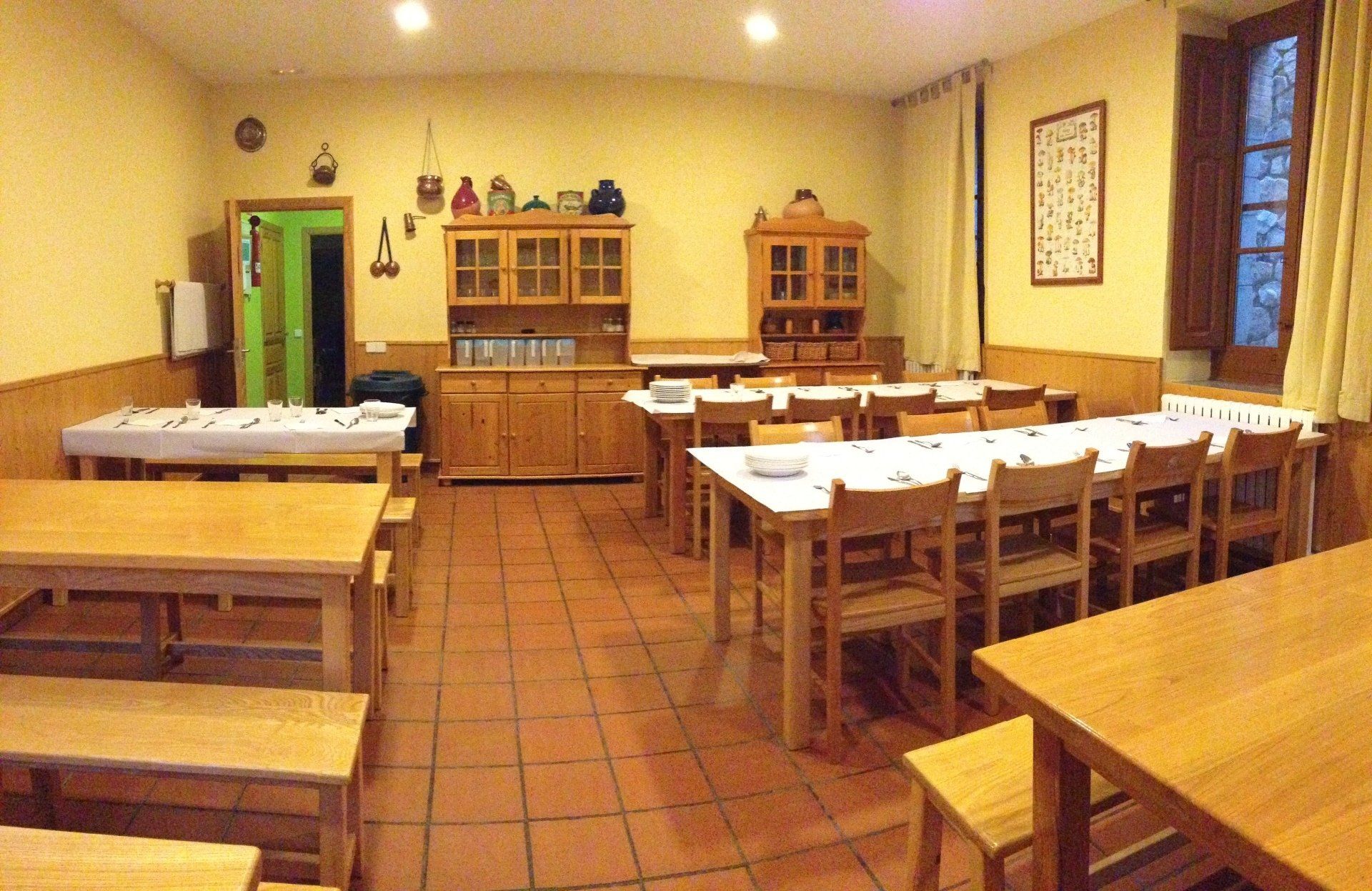 Albergue de Lumbreras ( la Rioja). Comedor