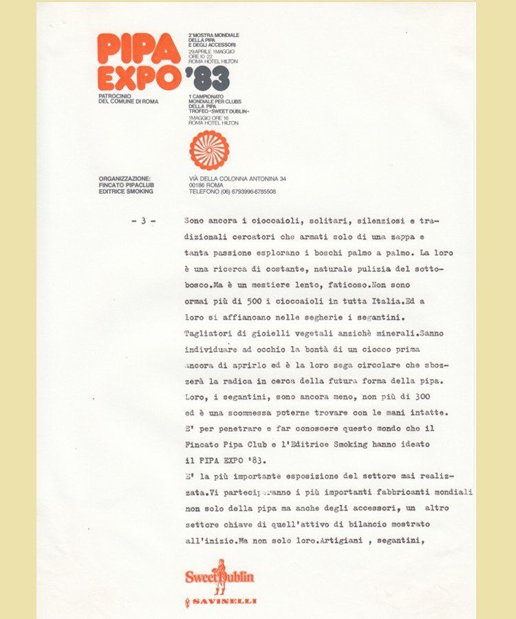 Un pezzo di carta con la scritta 