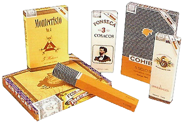 Una scatola di sigari Montecristo si trova accanto a una scatola di sigari Fonseca