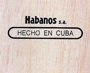 Un cartello che dice che i sigari sono fatti a Cuba