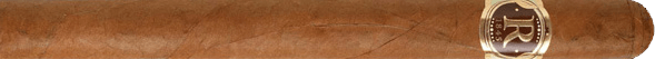 Primo piano di una botte di legno con una striscia dorata sul lato.