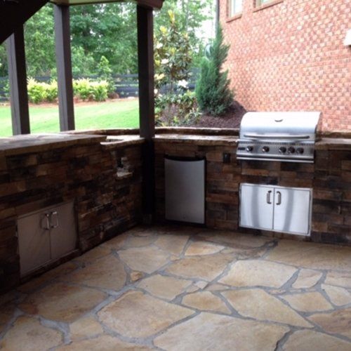 Outdoor Kitchen