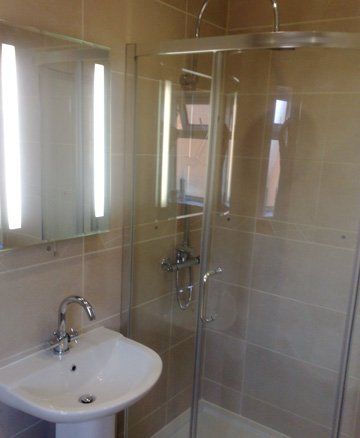 bathroom - plumbing and heating - Hamilton Bond