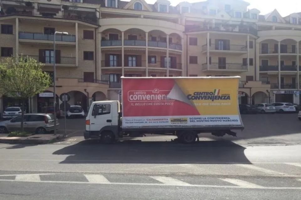 Camion vela con advertising