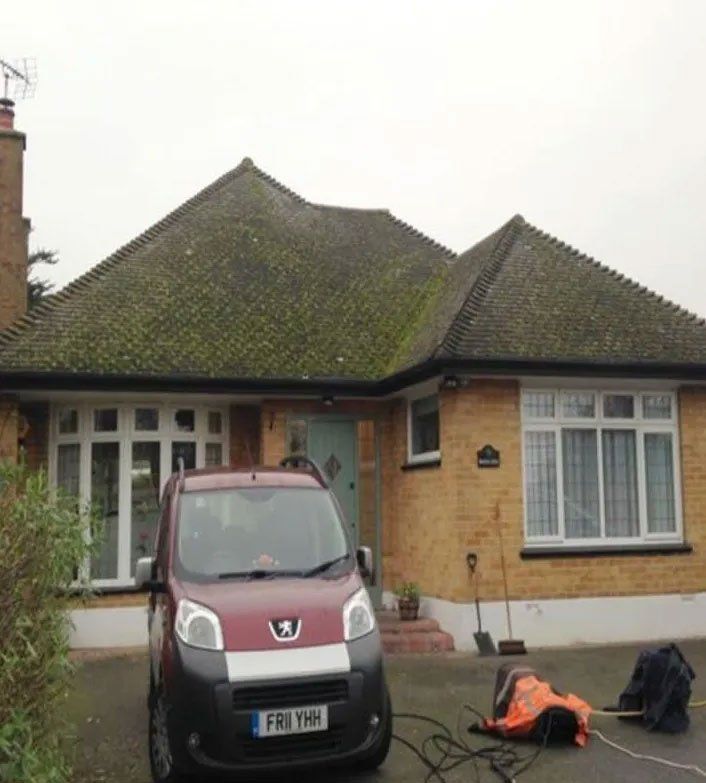 Roof before being cleaned