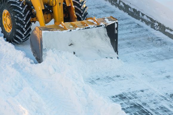 rimozione neve dalla strada