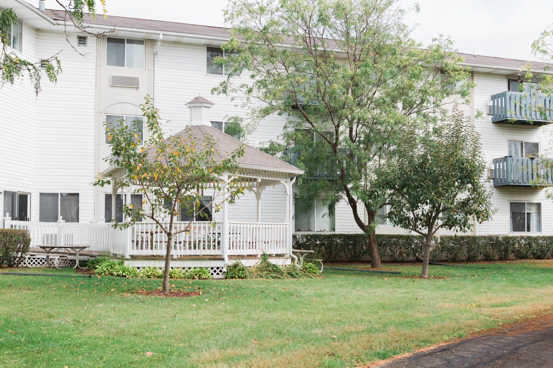 rock bay harbor exterior