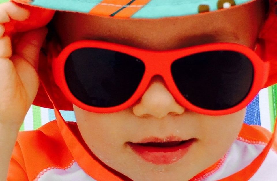 Los ojos de los niños y el sol