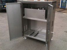 Offshore HPU cabinet and tank