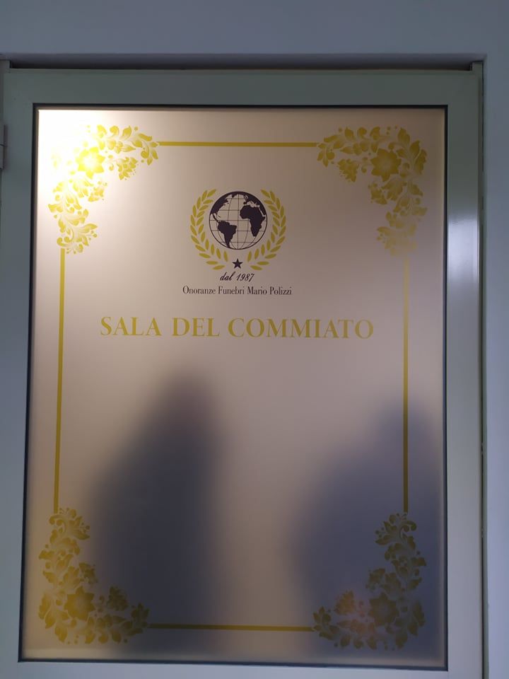 Addobbi floreali al cimitero