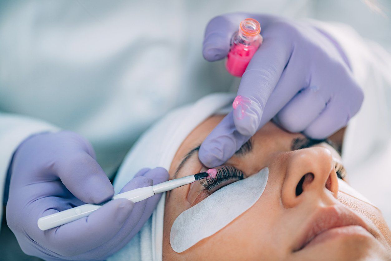 woman-getting-a-lash-lift-from-a-professional-lash-technician