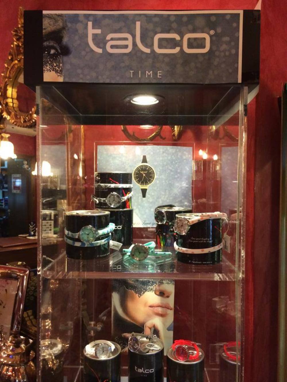 Orologi con cinturino in pelle e in acciaio