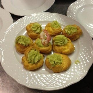 Bignè avocado e gamberoni