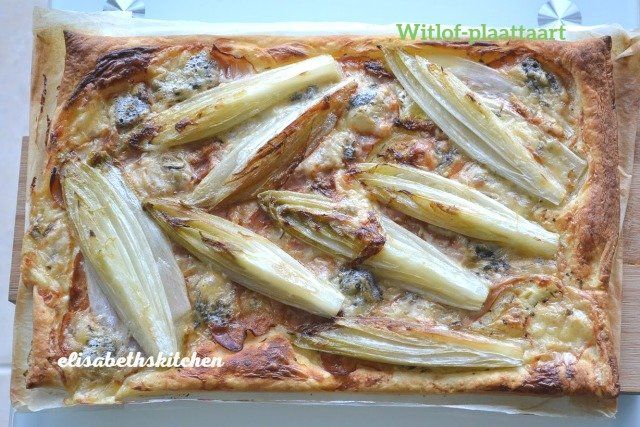 Het recept staat verder op de pagina Witlof plaattaart (witloftaart) met gebakken witlof en kaas op een deegbodem.
