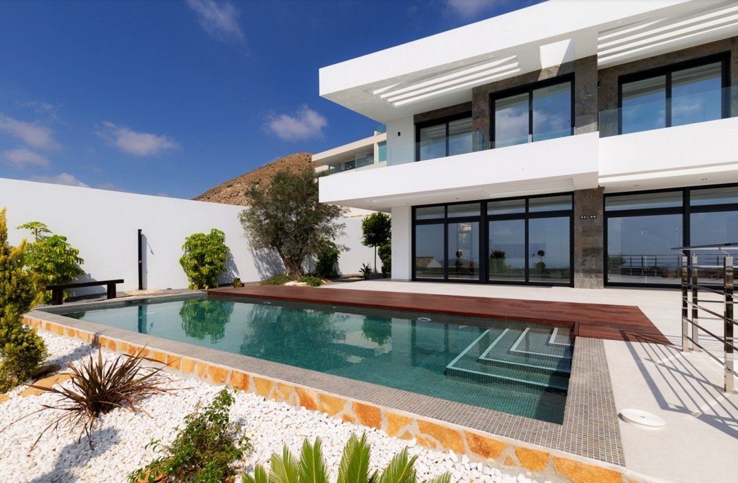 Luxury Houses mediteranean Style
