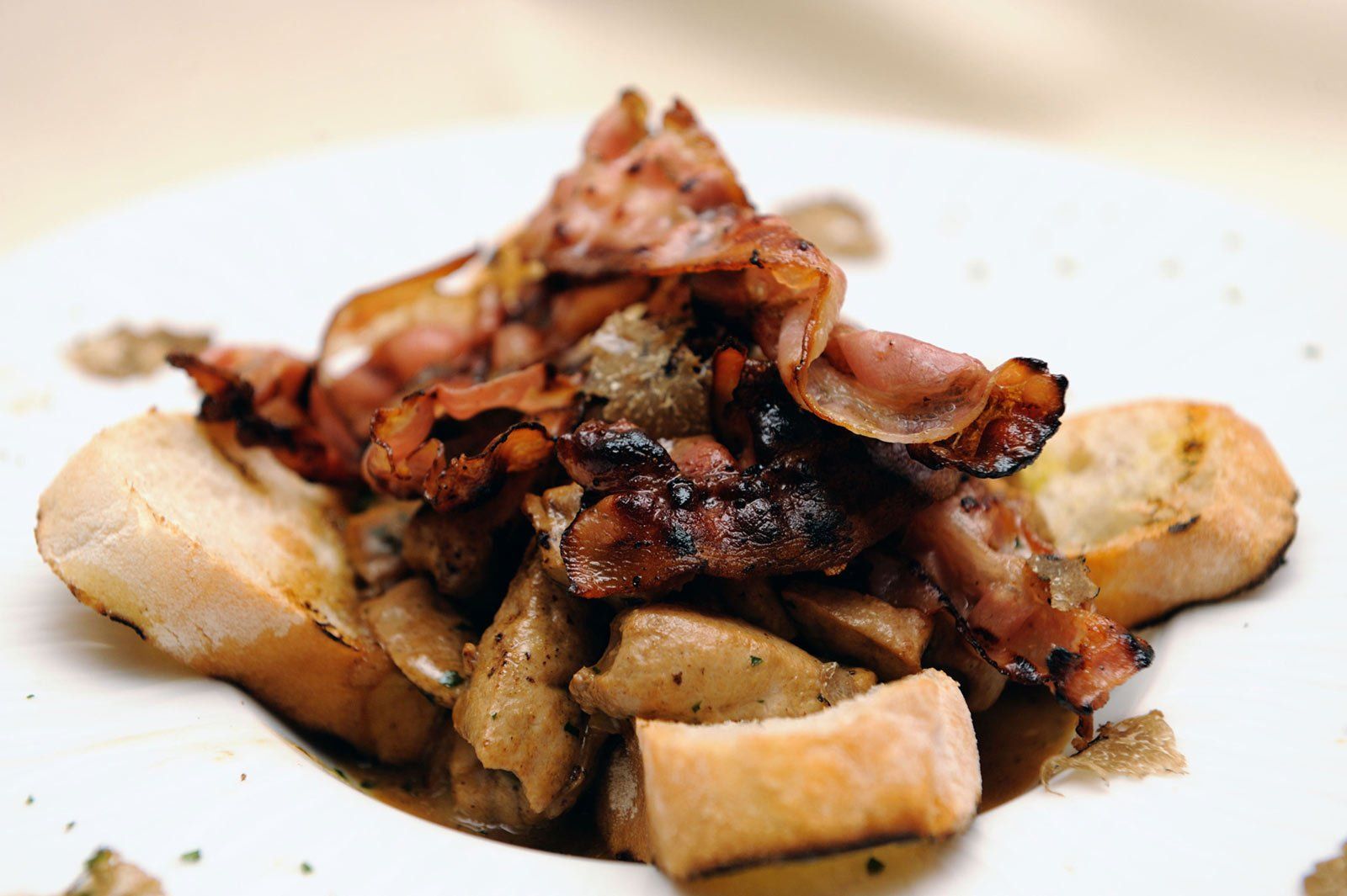 Pane, funghi e speck