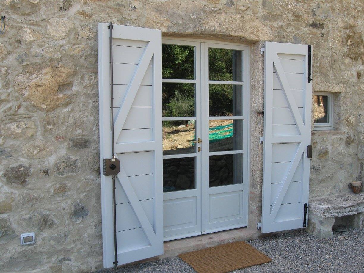 portellone di sicurezza in legno