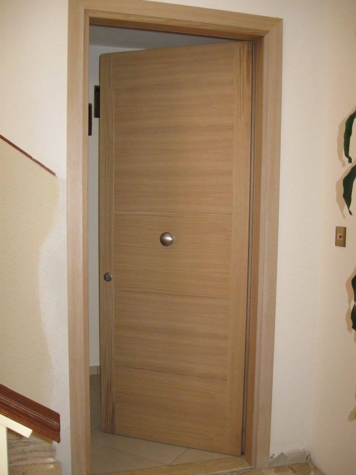 porta di ingresso di un appartamento