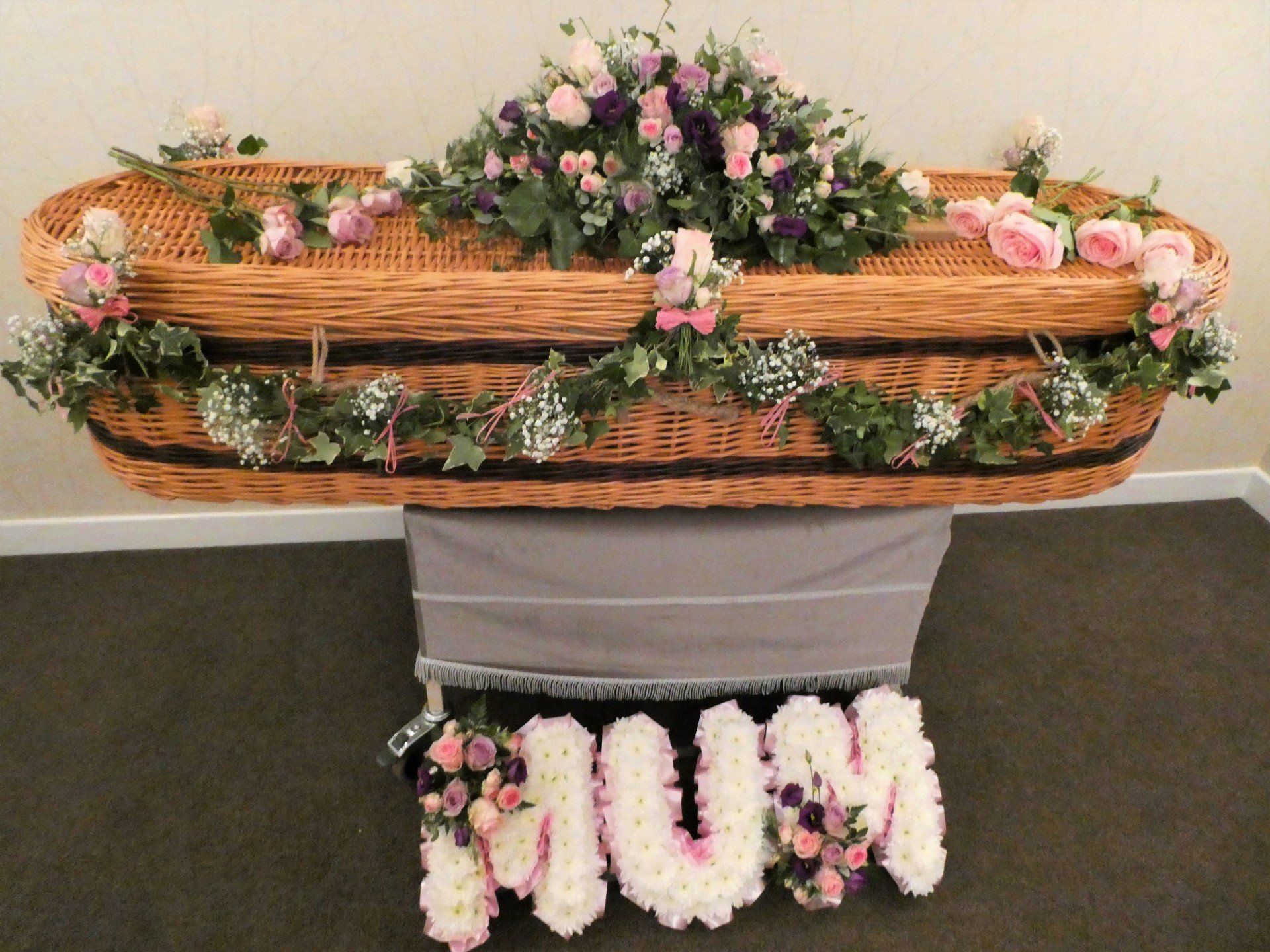 18. Hand made Ivy Garland with posies of Roses, Coffin Spray and Mum tribute to match