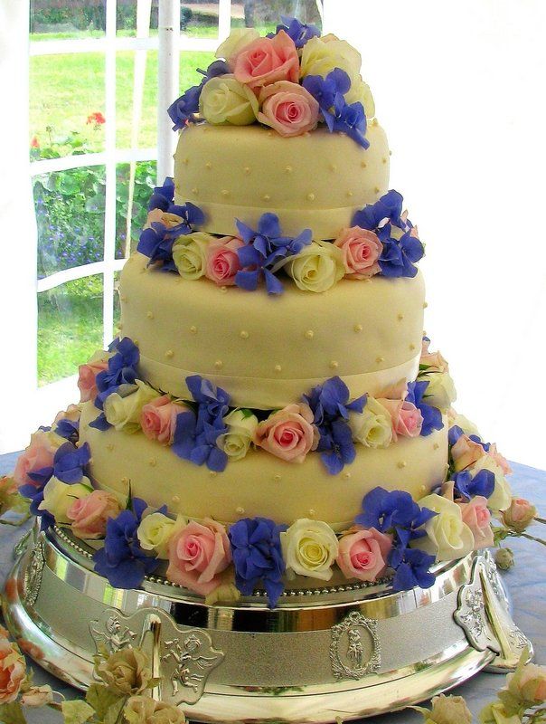 Elisabeth Bemment Floral Design -Wedding Cakes