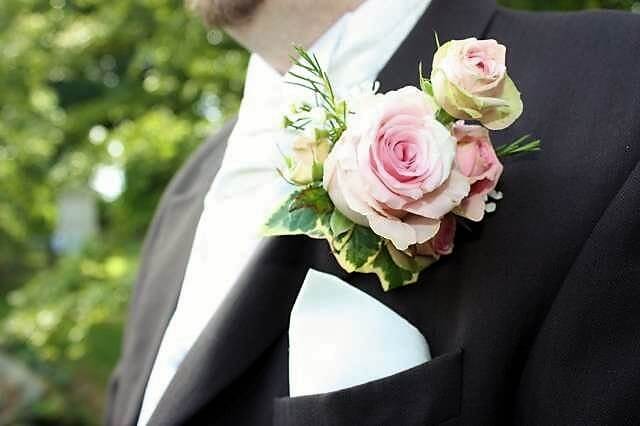 Elisabeth Bemment Floral Design -Button Holes & Corsages