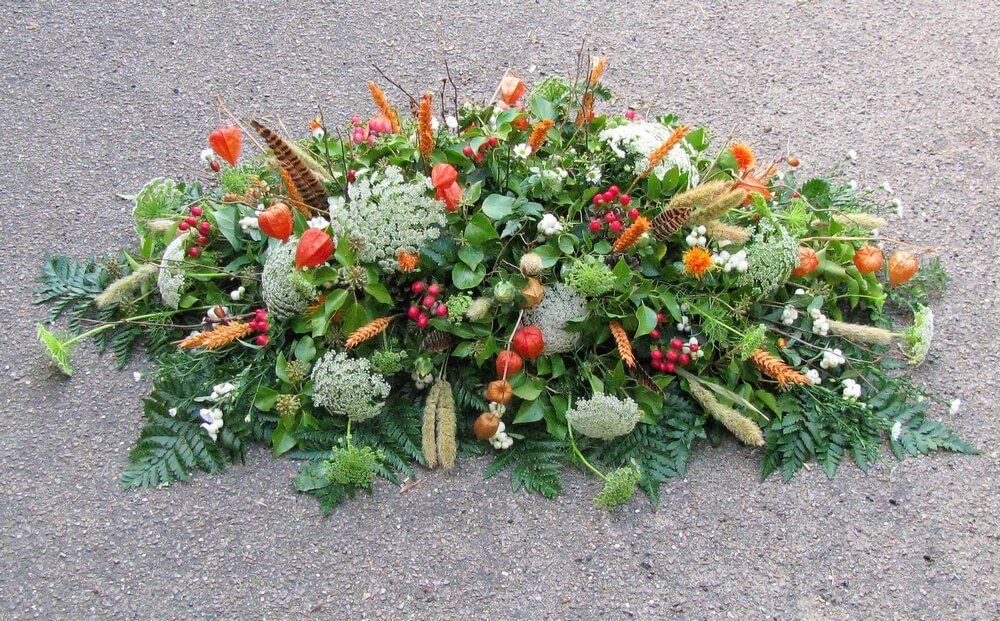 5.   4ft Natural Countryside Spray