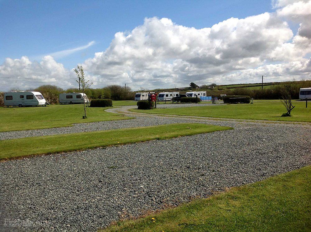Camping in Pembrokeshire, Broad Haven: Creampots