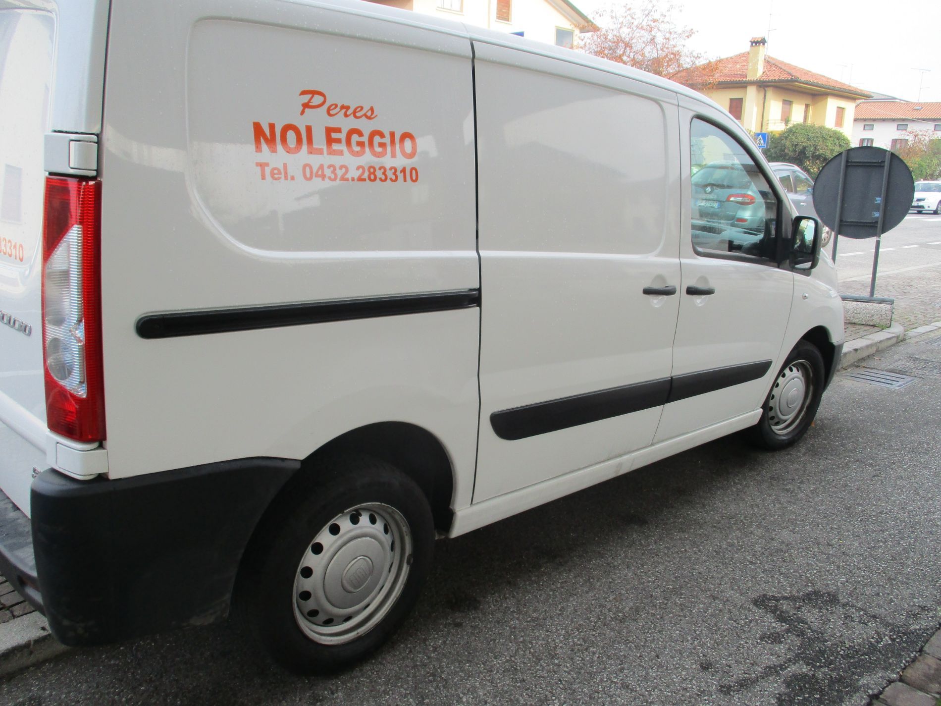 vista fiancata furgone fiat scudo