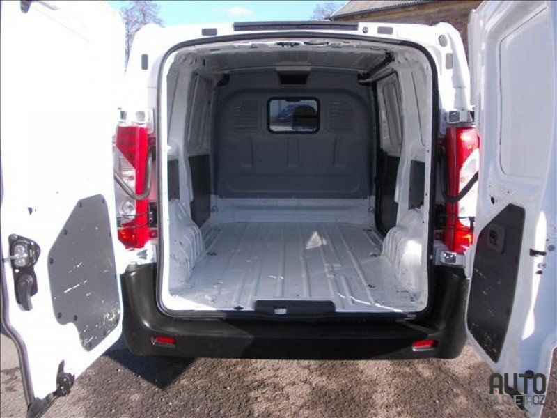 interni furgone fiat scudo a noleggio