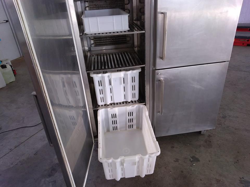 frigorifero in acciaio inox capiente