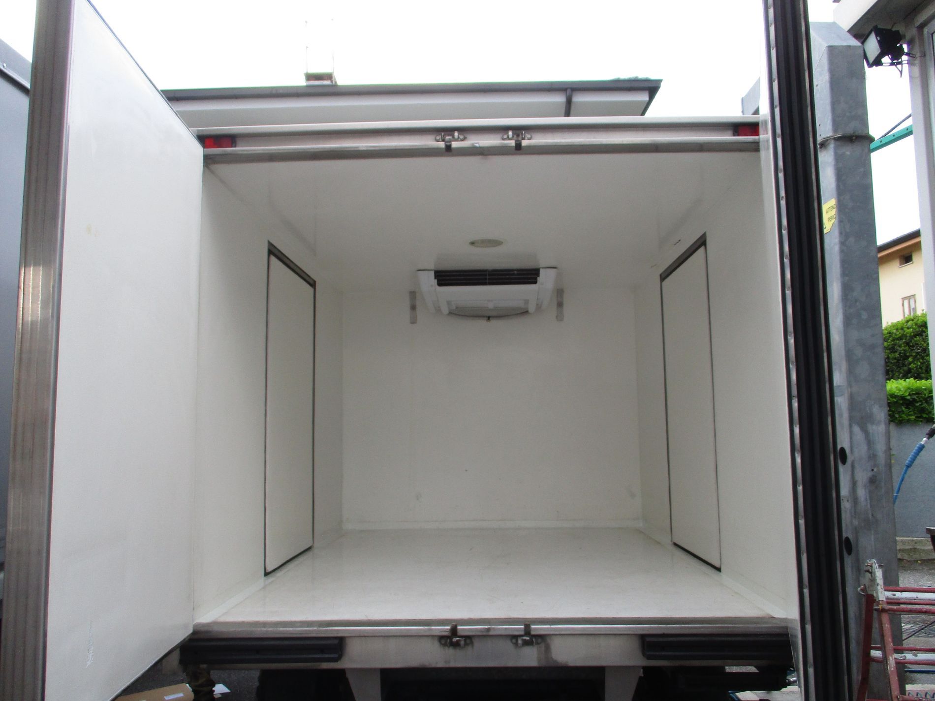 spazio interno furgone Iveco Daily Frigo