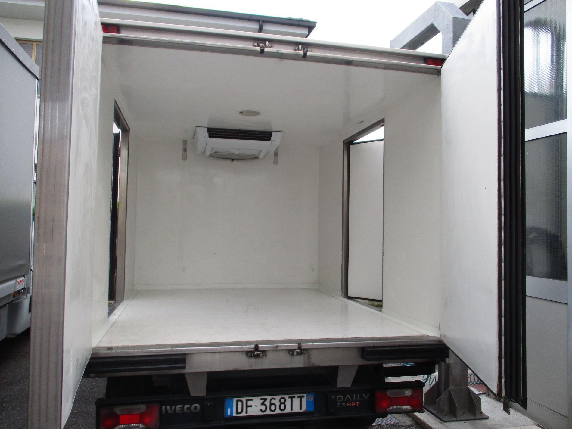 vista interni furgone Iveco Daily Frigo