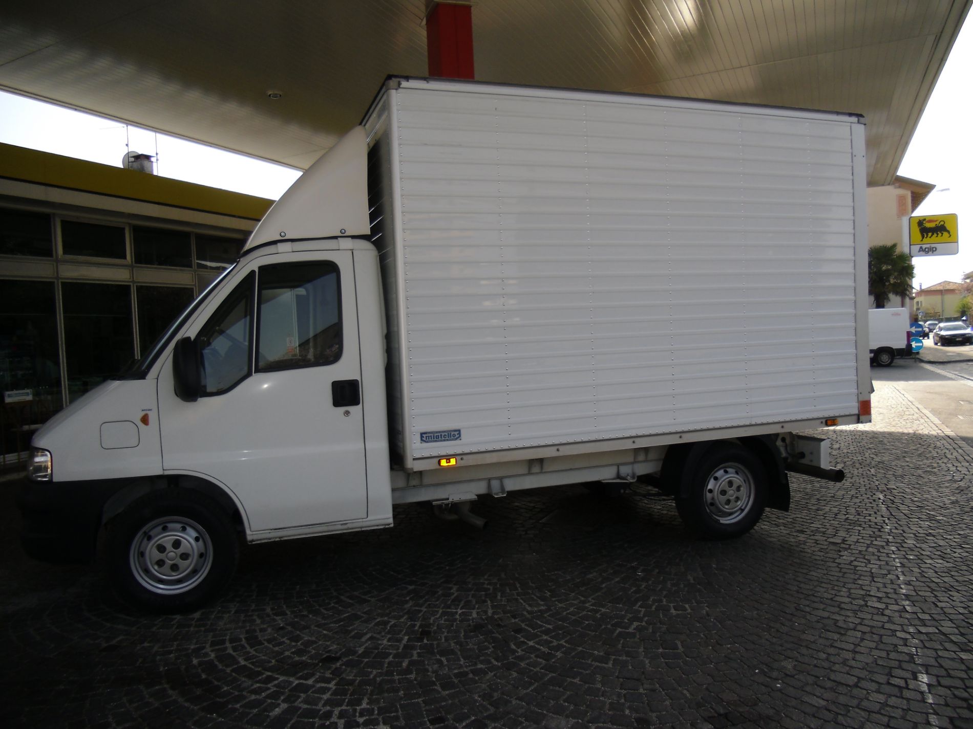 vista camion cassonato
