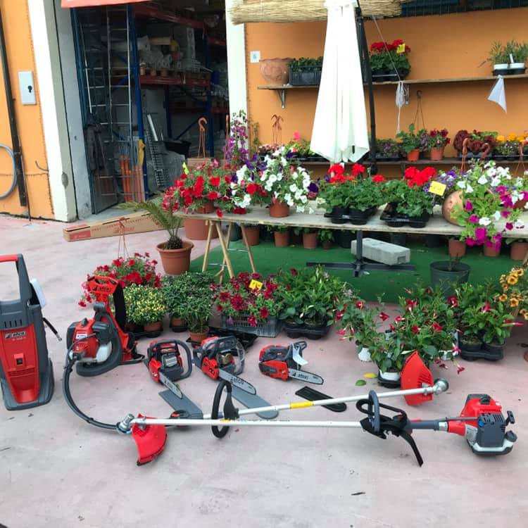 macchine agricole in vendita in negozio