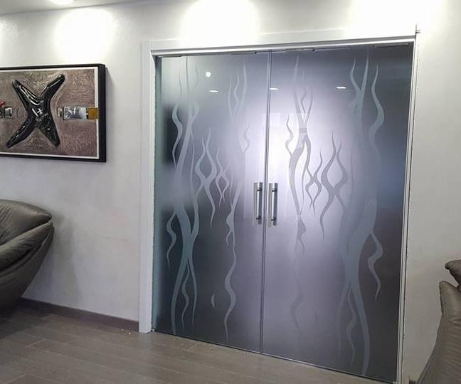 porta scorrevole in vetro serigrafata