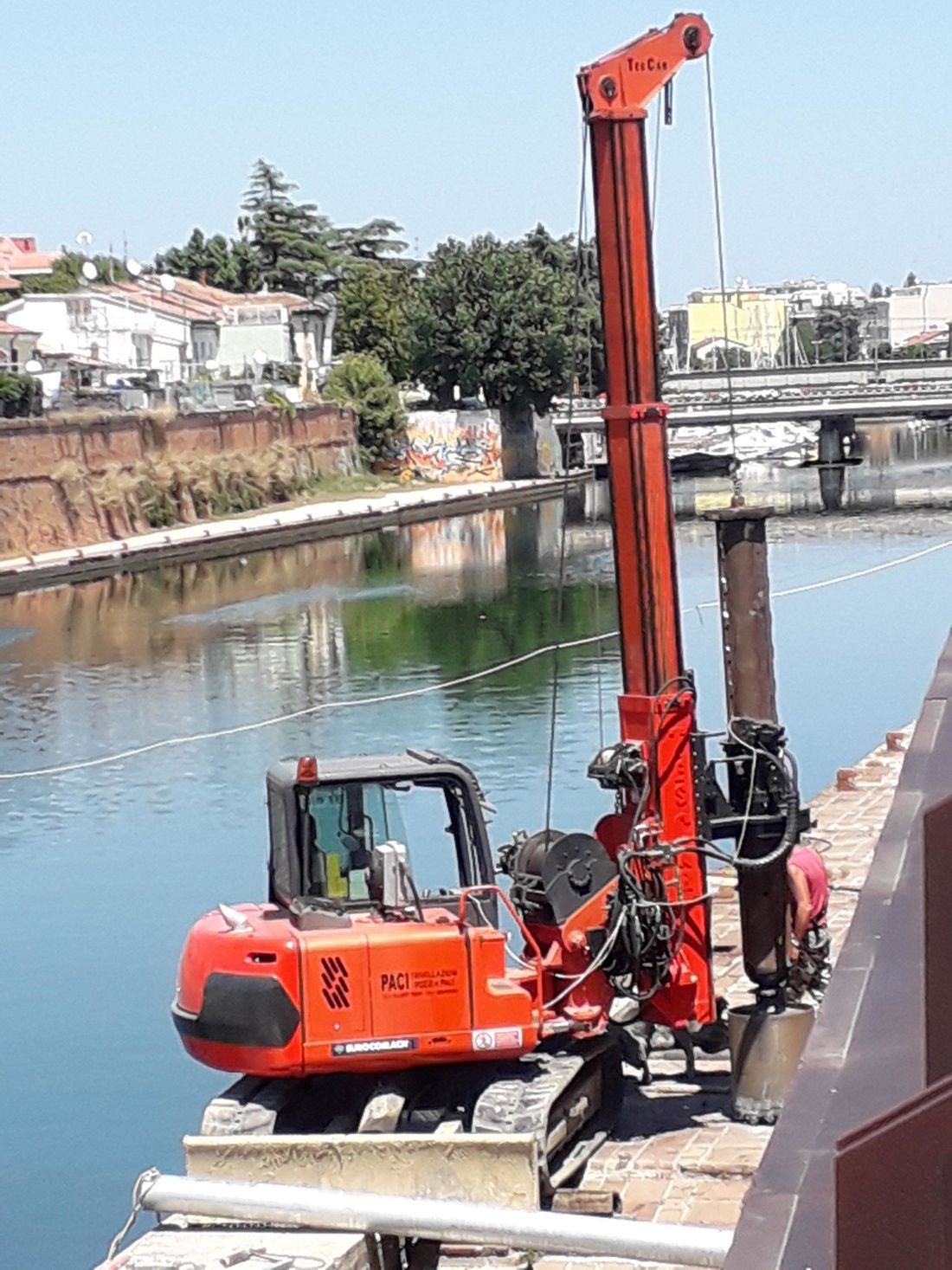 scavi per posa di pompe sommerse