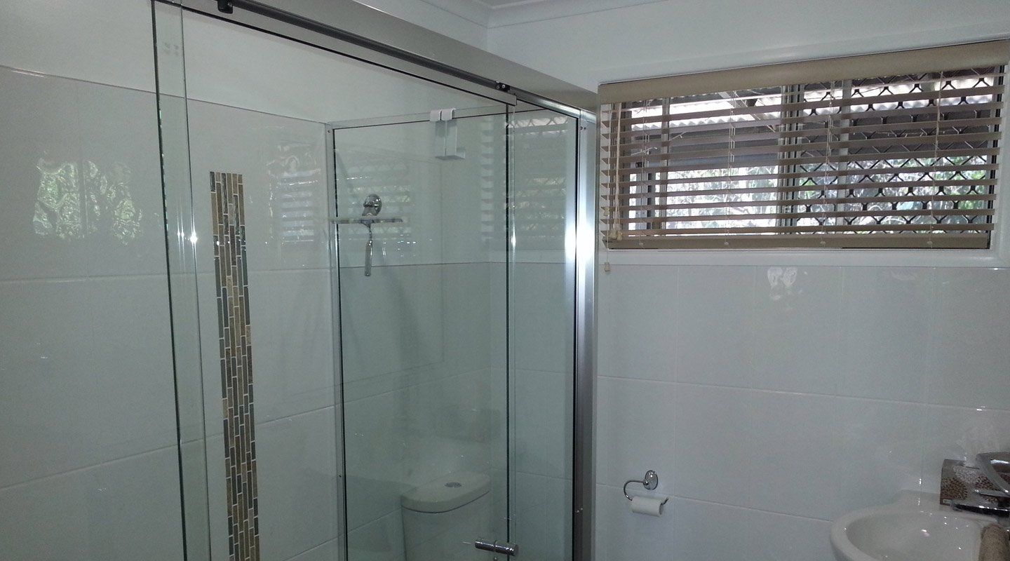 view of bathroom shower