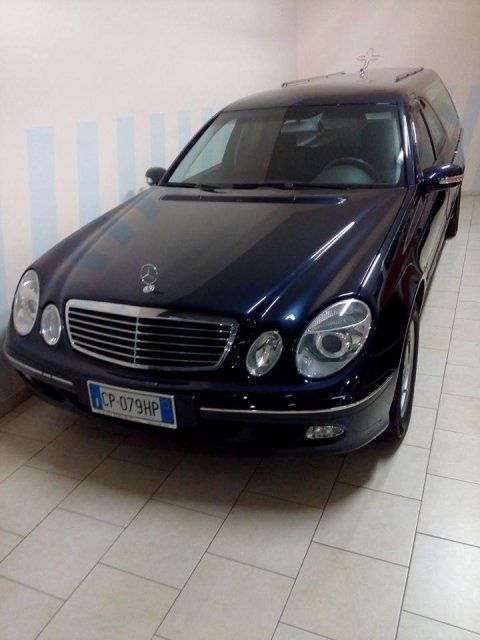 macchina  trasporti funebri
