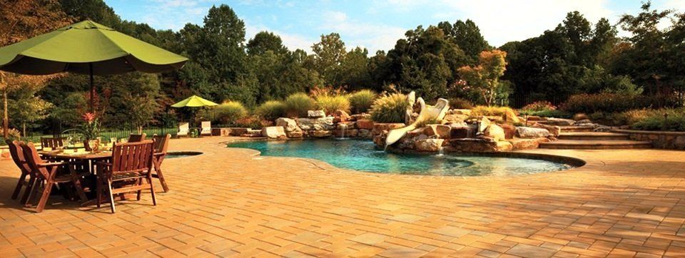 Residential Hardscape Outdoor Kitchen Pavers