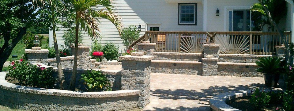 Residential Hardscape Outdoor Kitchen Pavers