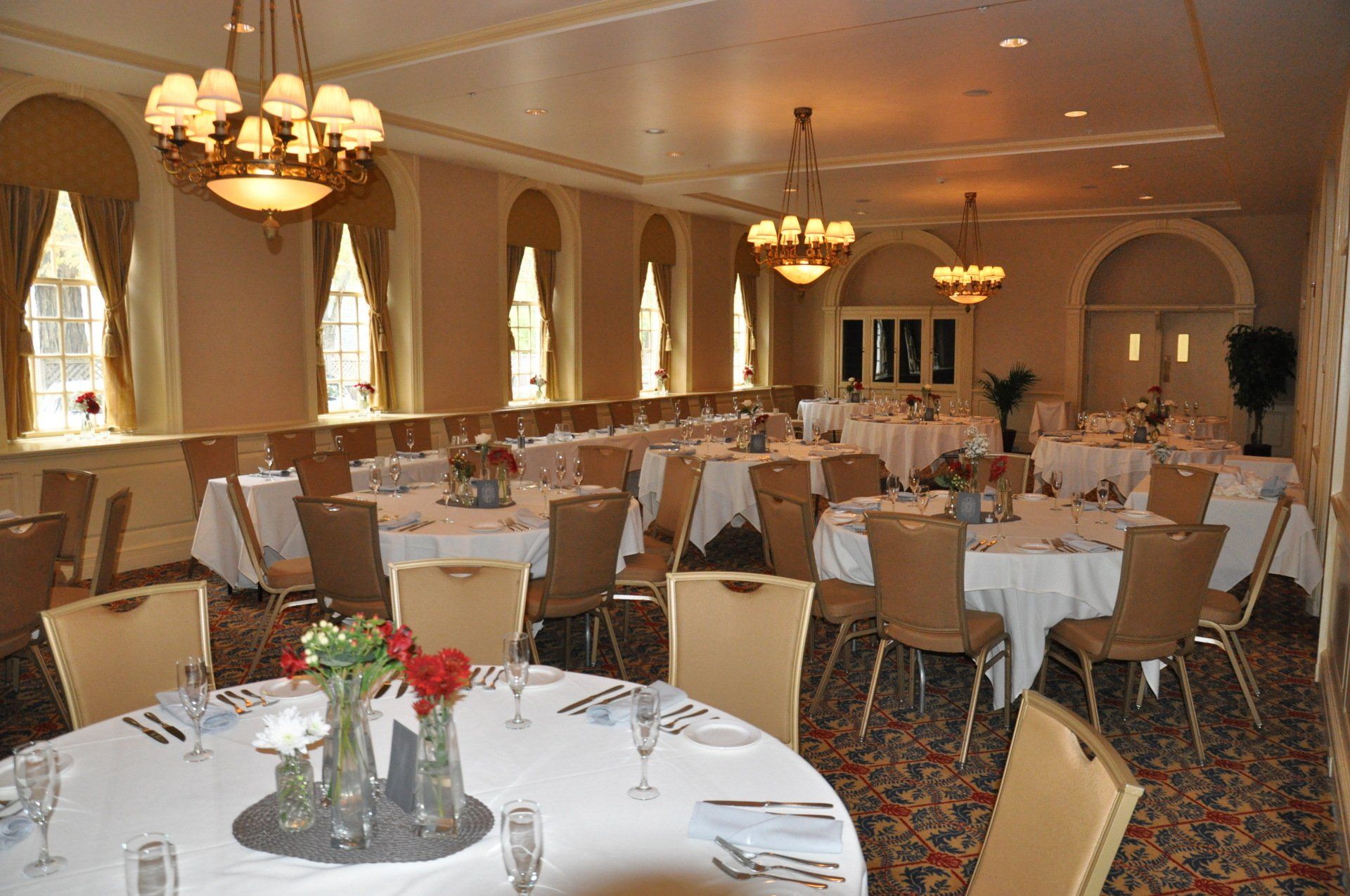 dining room, exeter inn, exeter, nh
