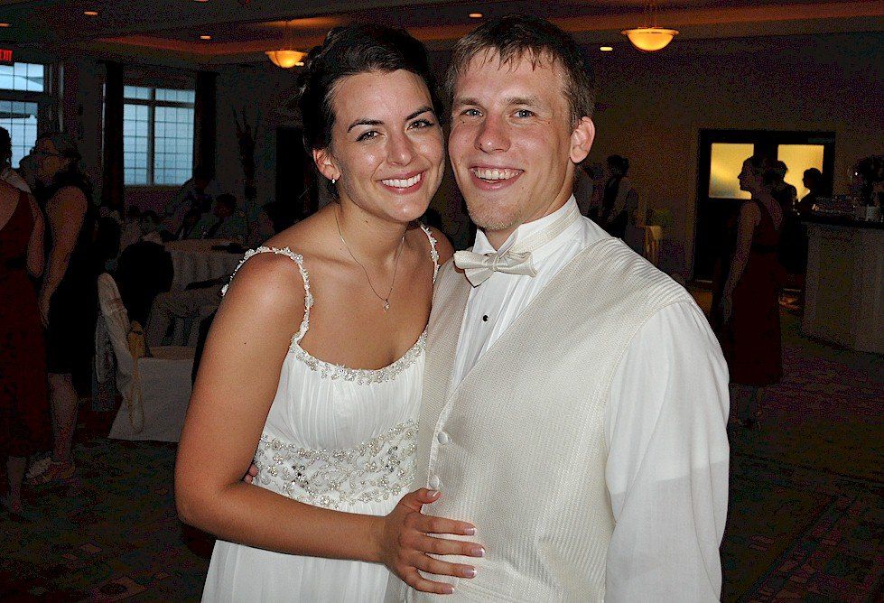 wedding bride and groom at LaBelle Winery of Derry, NH