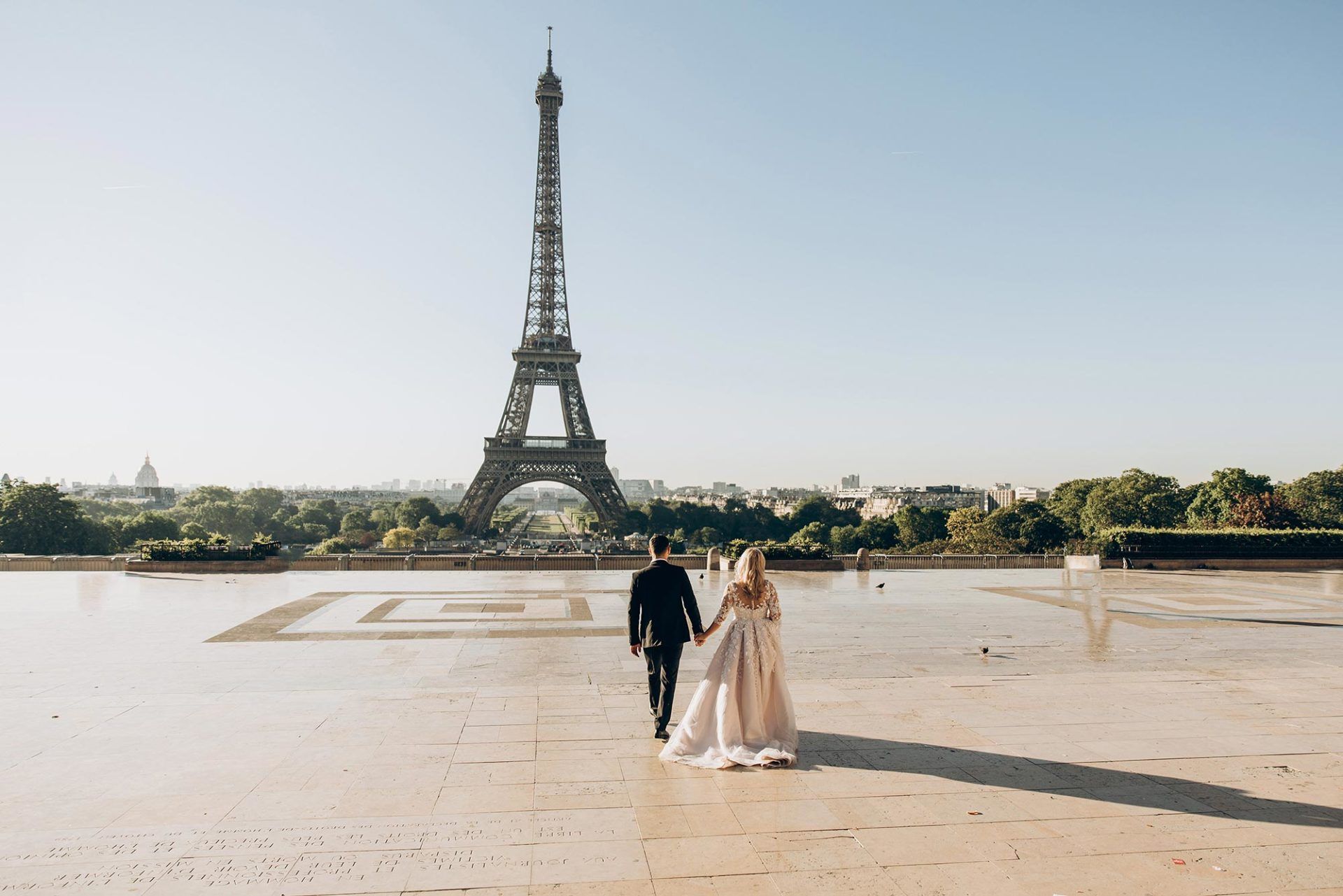 couple in paris
