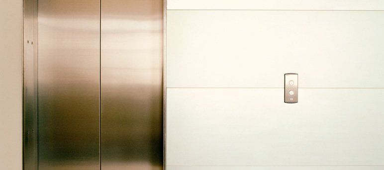 Single lift in a commercial environment