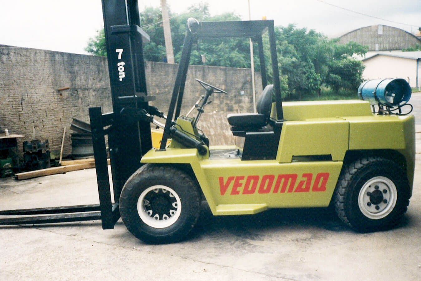 Empilhadeira - Vedomaq Transportes Pesados
