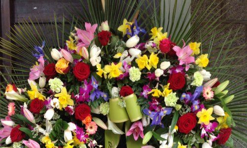 corona funebre di fiori