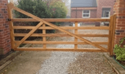 Timber swing gate