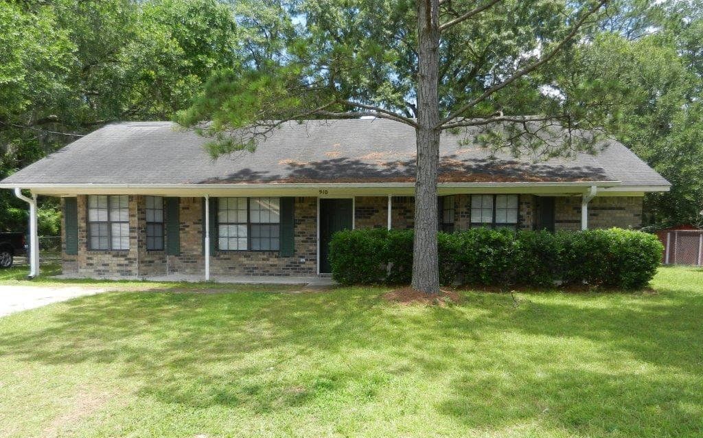 910 Wrenwood Lane
