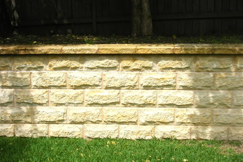 concrete retaining wall